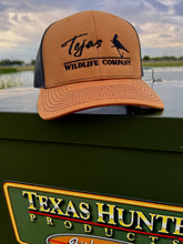 Load image into Gallery viewer, Tejas Dove Hat
